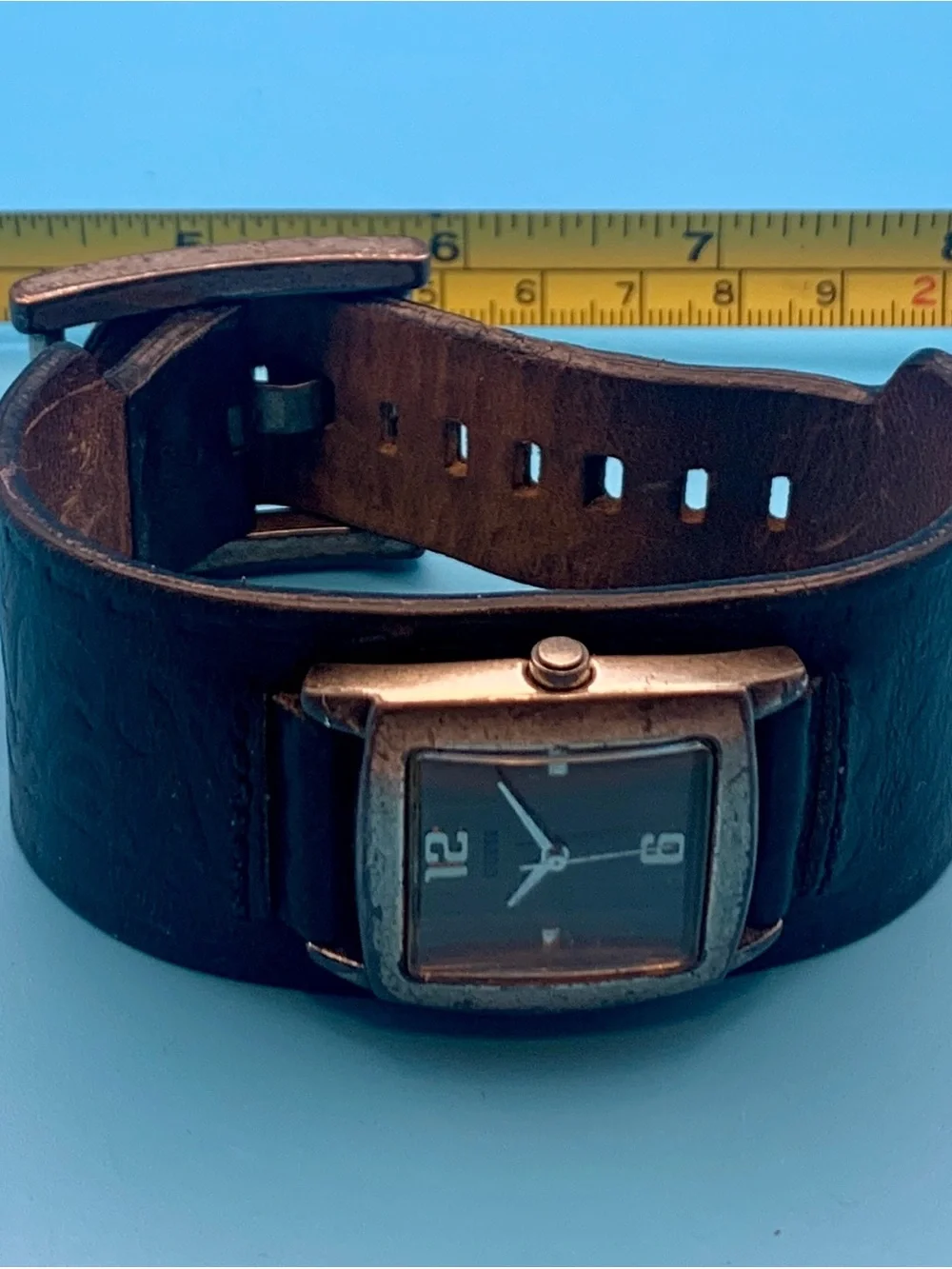 GUESS Men’s Women’s Unisex Vintage Wristwatch Leather Bund Strap Works New Batt